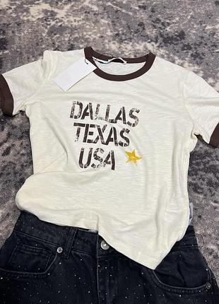 Футболка з принтом dallas texas usa з контрастною обробкою