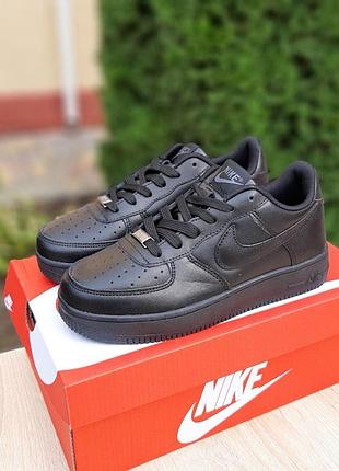 Nike air force чёрные низкие