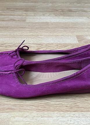 Шкіряні туфлі clarks 39,5 розміру в новому стані