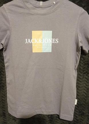 Хлопчача футболка сірого кольору на 8 років з написом jack & jones