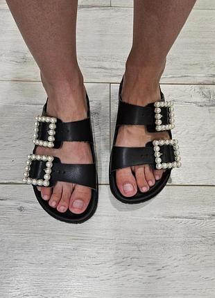 Шлепанцы женские. жензкие шлепанцы слайдера с жемчужным steve madden