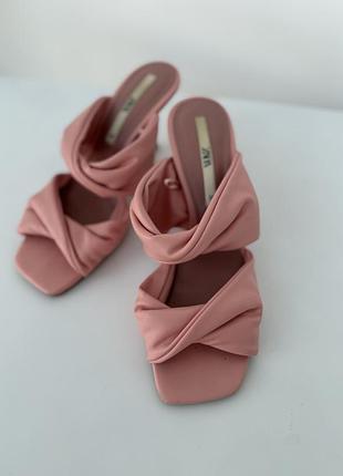 Босоніжки zara