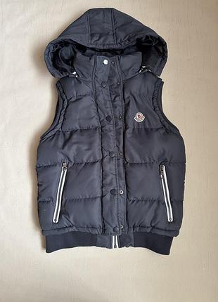 Пухова жилетка moncler