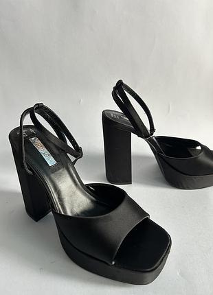 Нові жіночі босоніжки від primark