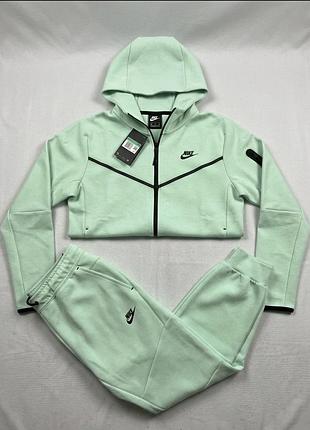 Спортивний костюм nike у м'ятному кольорі