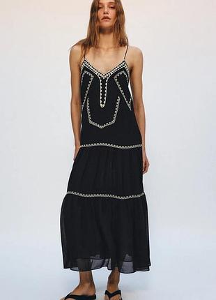 Длинное платье с вышивкой zw collection