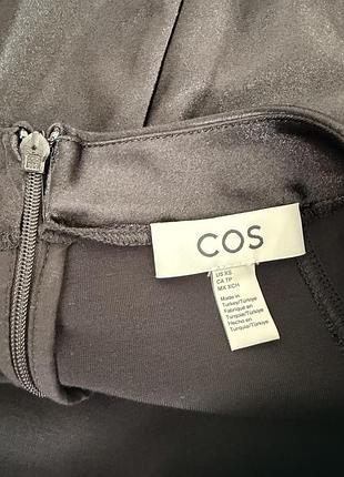 Чорна міні спідниця cos 3