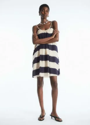 Платье летнее на бретелях cos gathered strappy mini dress / 42,44