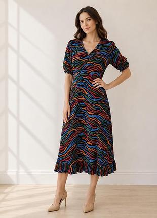 Стильное платье миди