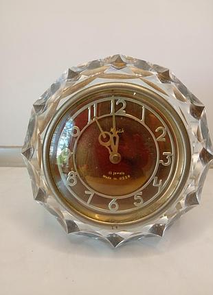 Винтаж механические времена "маяк" "кришталь" made in ussr. винтажная механическая настольное время majak