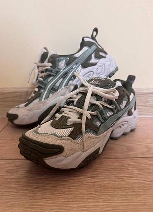 Жіночі кросівки asics gel-nandi 1202a021-200 37.5 (6.5us) 23.5 см зелено-білі