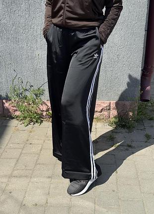 Оригінал спортивні штани жіночі чорні спортивні штани adidas satin wide leg  iu2520 оригинал адідас 36