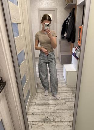 Джинси zara balloon  32р.(зверху виглядають як покриті фарбою)середня посадка