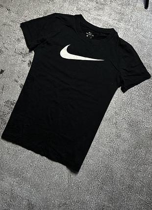 Футболка nike tee