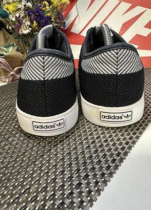 Кроссовки adidas 3