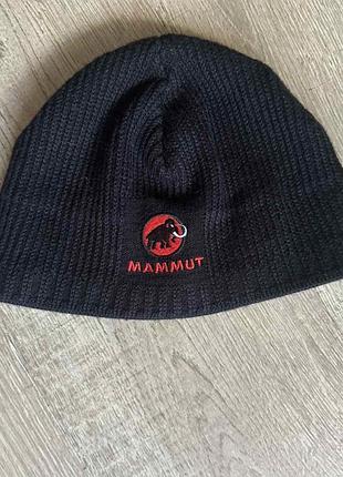 Вʼязана шапка mammut
