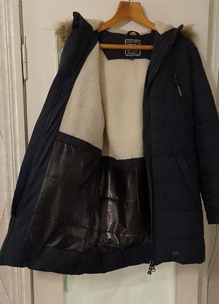 Куртка мужская, зимняя, капюшон обработан меховой подкладкой енота urban style brand 1997
