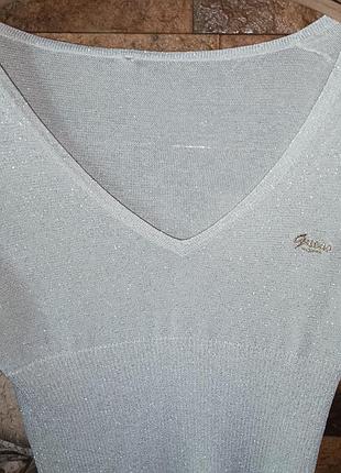 Кофта бренда guess нежного цвета с нежным переливом