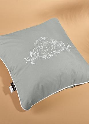 Подушка royal с вышивкой, мята (декоративная)