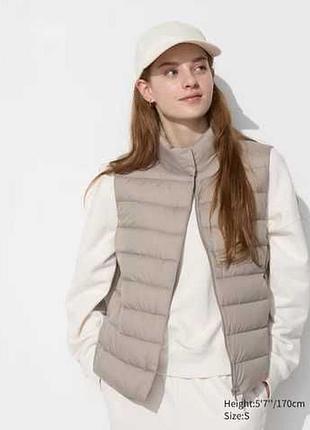 Uniqlo жіночий ультра тонкий жилет р. м оригінал жилетка мікропух