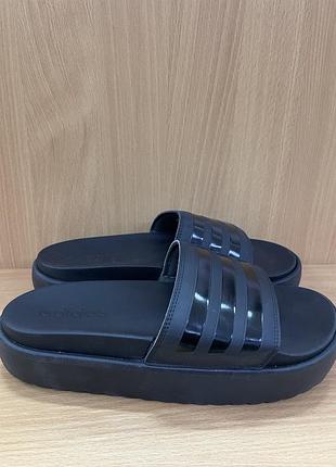 Шльопанці adidas на платформі