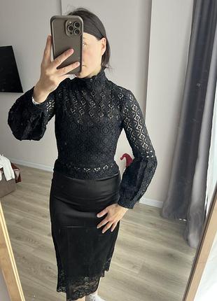 Claudie pierlot у розмірі 38 мереживна блузка топ чорна трендова м