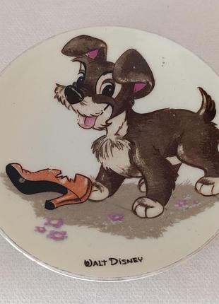 Винтаж 1950-х гг. коллекционная миниатюрная тарелка disney "леди и бродяга" диаметр около 10,5 см, настенное пано с щенком пустынь
