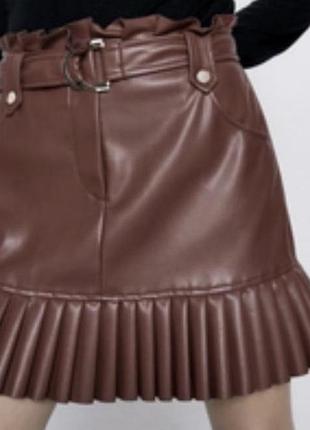 Міні спідниця zara з еко шкіри розмір м
