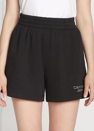 Легкі шортики calvin klein