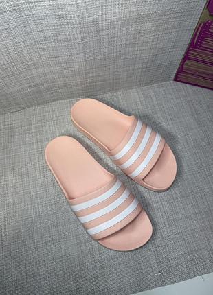 Оригінальні шльопанці adidas