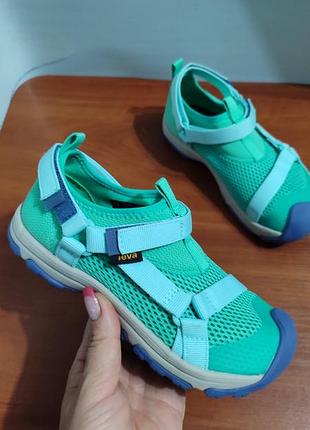 Сандалии teva