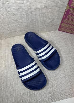 Оригінальні шльопанці adidas