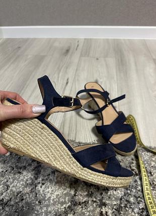 Босоніжки.  👡