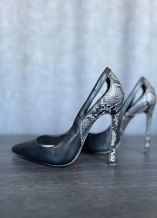 Стильні туфлі zara на кабулуку 35 розмір