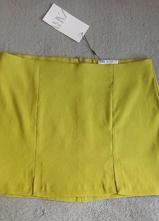 Желтая мини-юбка zara с разрезами спереди,размер l