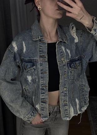 Джинсовий піджак з рваностями denim
