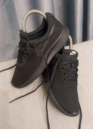 Кроссовки nike tanjun