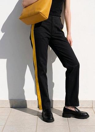 Джинси прямі zara з контрастними жовто-помаранчевими лампасами середньої посадки