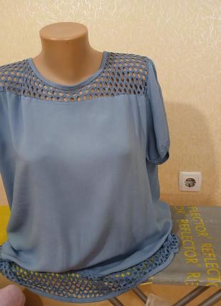 Літня блуза з ажурними вставками