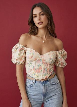 Квітковий корсетний топ zara з пишними рукавами на xs - s - m спинка еластична корсет блискавка збоку рукава ліхтарики в чудовому стані комфортний