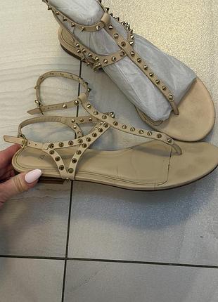 Босоніжки zara