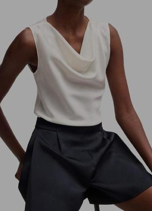 Элегантная и легкая блуза от zara в классическом белом цвете. размер xs