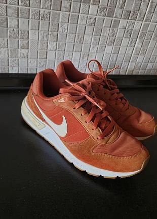 Оранжевые оригинальные кроссовки nike 43р 27.5 см