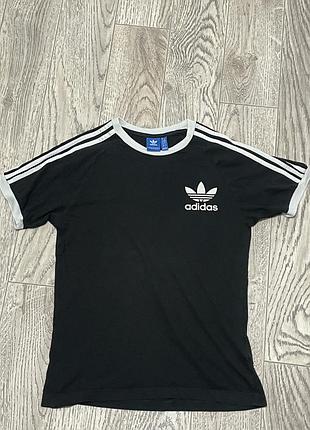 Вінтажна футболка adidas originals 🖤