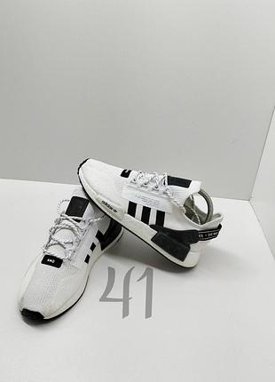 Оригинальные кроссовки мужские adidas nmd r1 v2 / adm-3019 черно-белые boost