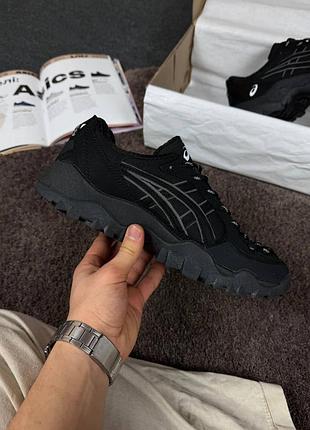 Стильные кроссовки asics gel-pickaxe black