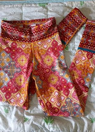 Яркие лосинки