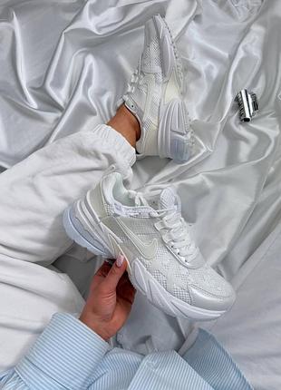 Nike v2k runtekk white flowers, nike v2k runtekk, легенькі білі кросівки на літо