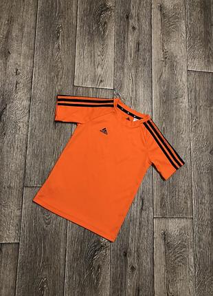 Спортивная футболка adidas primegreen на 7-8 лет 122-128см оригинальная красивая