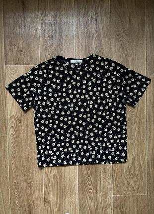 Футболка в квітковий принт pull&bear